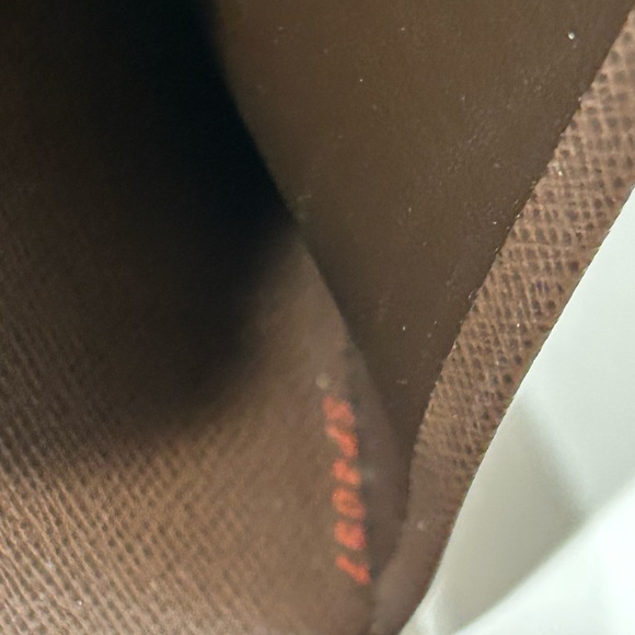 Authentic Louis Vuitton MM Agenda - Picture 8 of 8